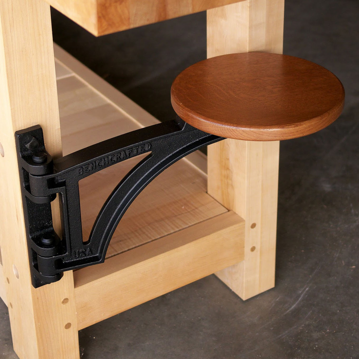 Swing 2025 arm stool